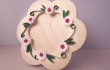 Rama foto din lemn cu decoratii quilling floricele din lemn usor, circulara rotunda